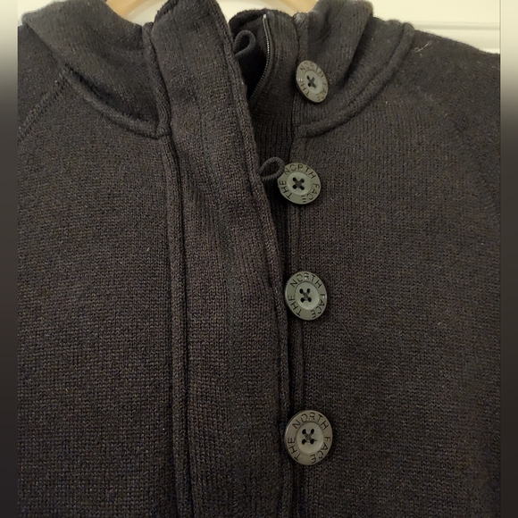 North Face women's hooded quarter zip pullover sweater, size medium, black - Picture 5 of 7